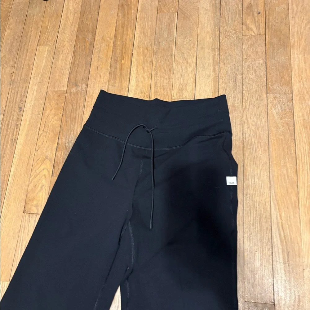 Vuori Black Women's Straight-Leg Lounge Pants - Picture 3 of 4